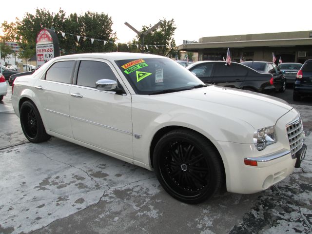 2005 Chrysler 300C Regular Cab