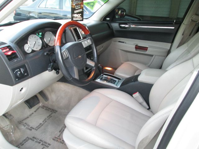 2005 Chrysler 300C Regular Cab