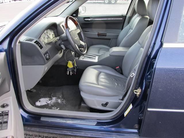 2005 Chrysler 300C Regular Cab