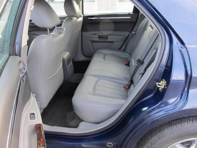 2005 Chrysler 300C Regular Cab