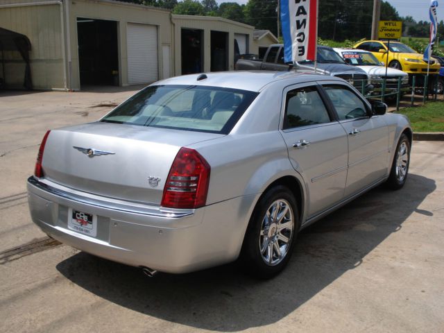 2005 Chrysler 300C Regular Cab