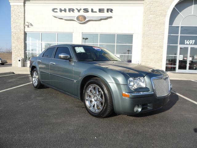 2005 Chrysler 300C Regular Cab