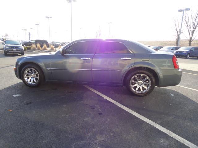 2005 Chrysler 300C Regular Cab