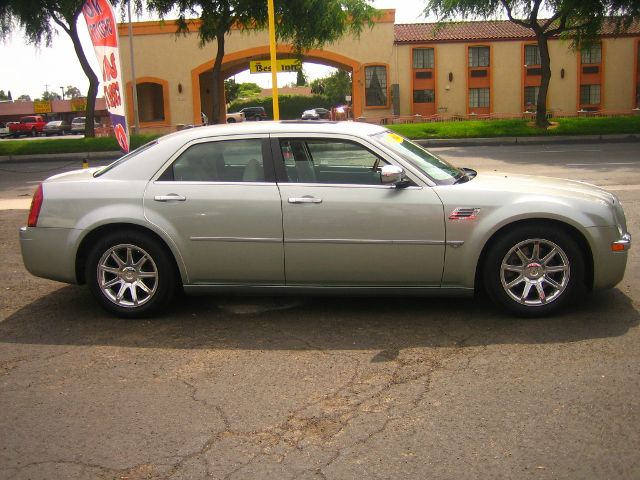 2005 Chrysler 300C Regular Cab