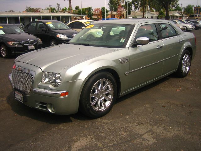 2005 Chrysler 300C Regular Cab