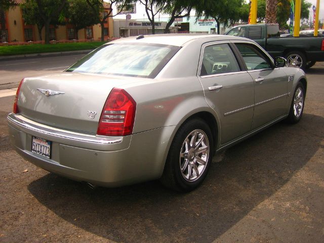 2005 Chrysler 300C Regular Cab