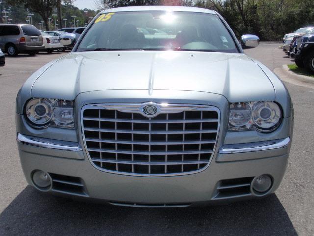 2005 Chrysler 300C Regular Cab