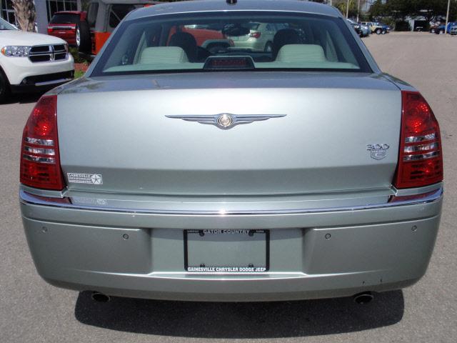 2005 Chrysler 300C Regular Cab