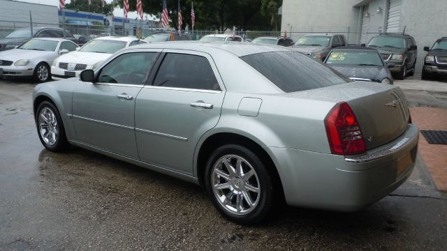 2005 Chrysler 300C Regular Cab