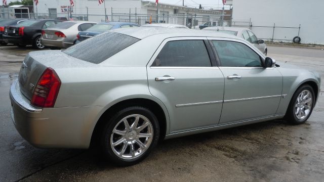 2005 Chrysler 300C Regular Cab