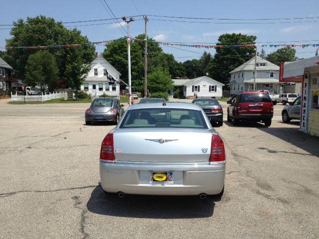 2005 Chrysler 300C Regular Cab