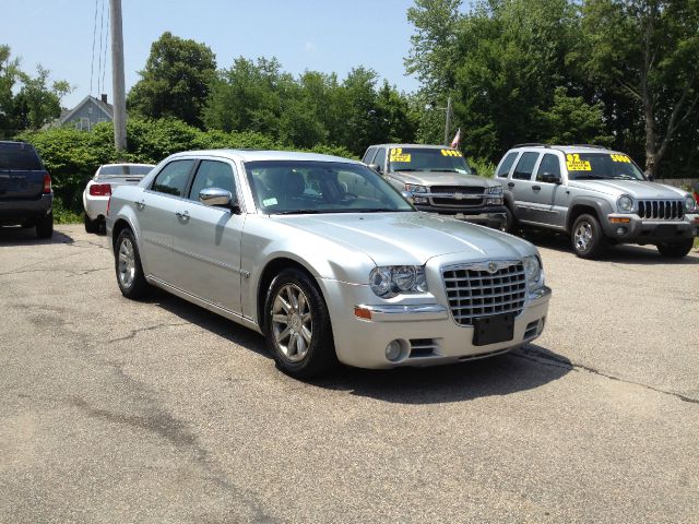 2005 Chrysler 300C Regular Cab