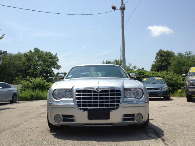 2005 Chrysler 300C Regular Cab