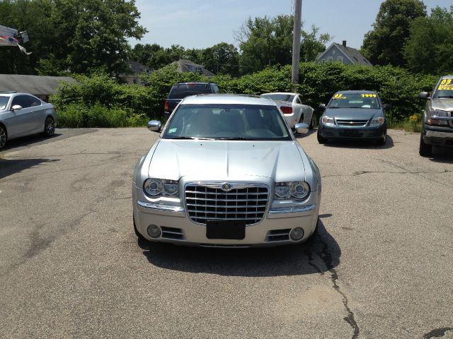 2005 Chrysler 300C Regular Cab