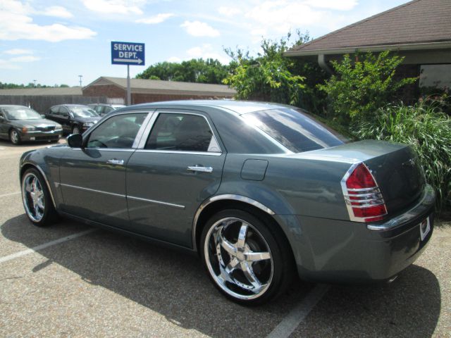 2005 Chrysler 300C 4x4 XLT