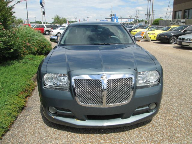 2005 Chrysler 300C 4x4 XLT