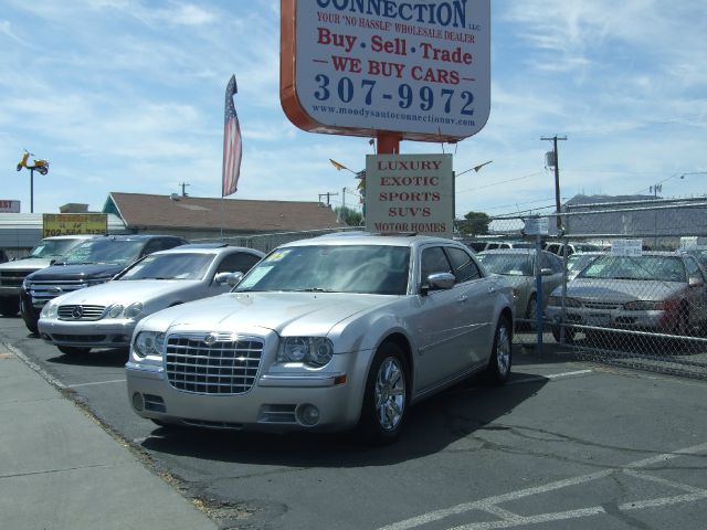 2005 Chrysler 300C Regular Cab