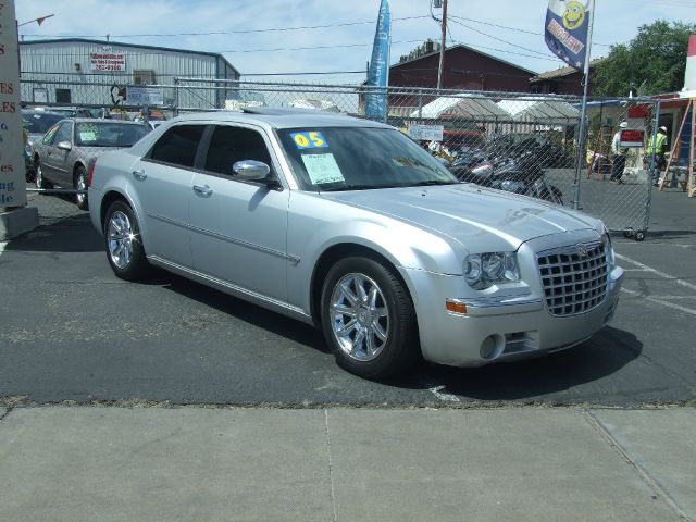 2005 Chrysler 300C Regular Cab