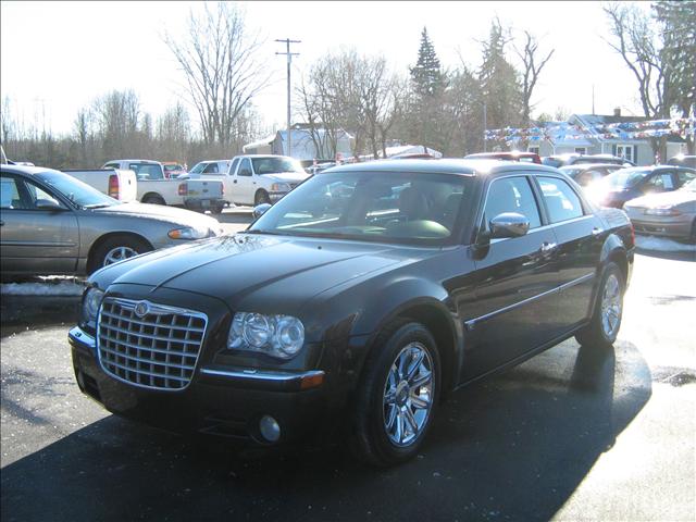 2005 Chrysler 300C Base