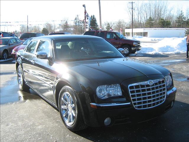 2005 Chrysler 300C Base