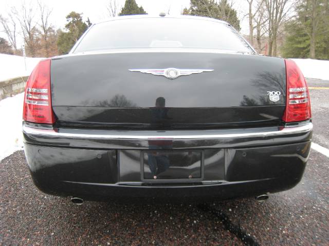 2005 Chrysler 300C 5.6 SE