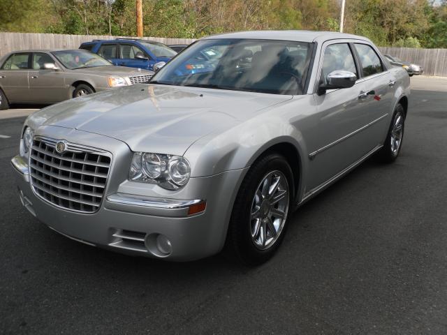 2005 Chrysler 300C Regular Cab