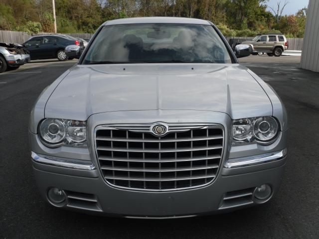 2005 Chrysler 300C Regular Cab