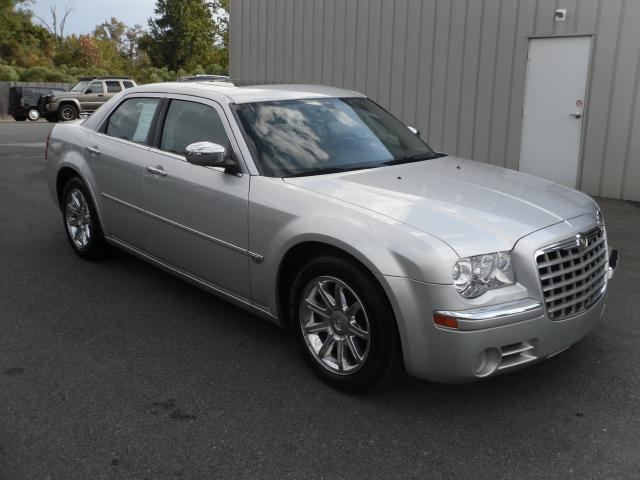 2005 Chrysler 300C Regular Cab