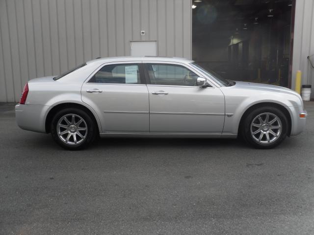 2005 Chrysler 300C Regular Cab