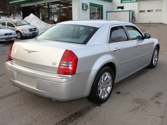 2005 Chrysler 300C 5 LT