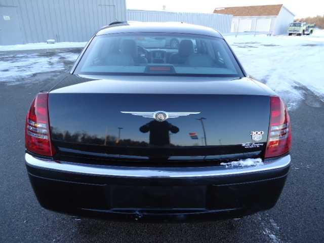 2005 Chrysler 300C Regular Cab