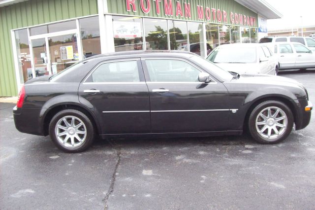 2005 Chrysler 300C Regular Cab