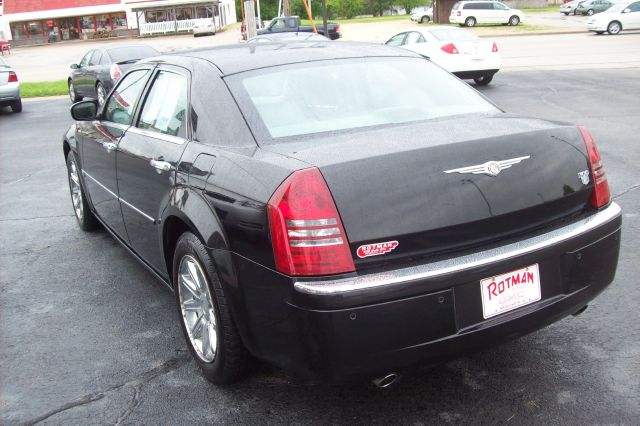 2005 Chrysler 300C Regular Cab