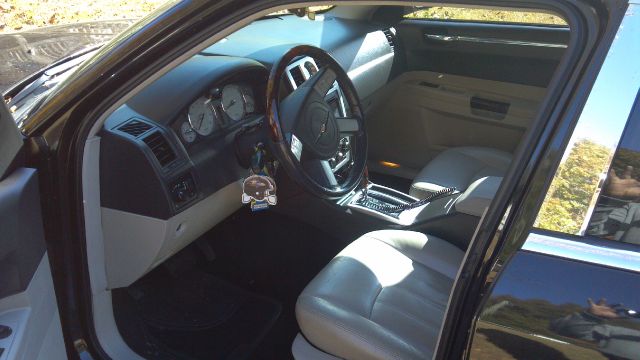 2005 Chrysler 300C Regular Cab