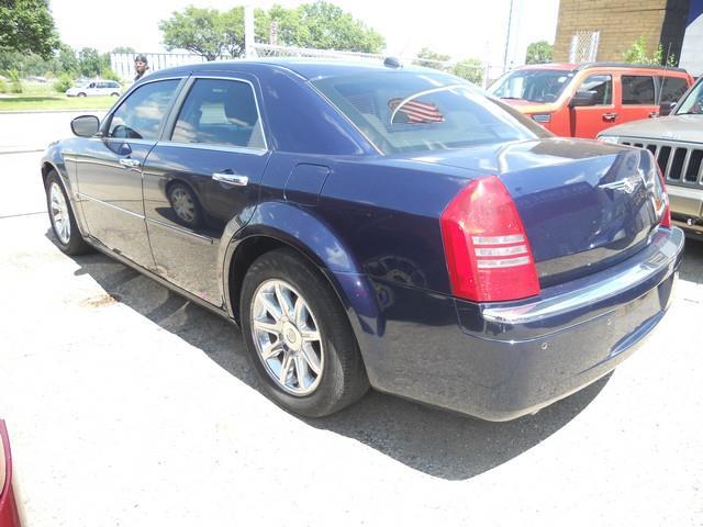 2005 Chrysler 300C Regular Cab