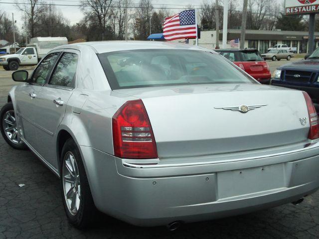 2005 Chrysler 300C Regular Cab