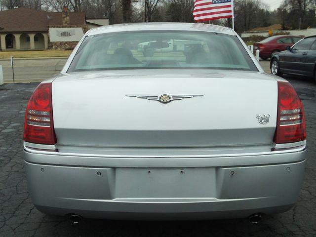 2005 Chrysler 300C Regular Cab