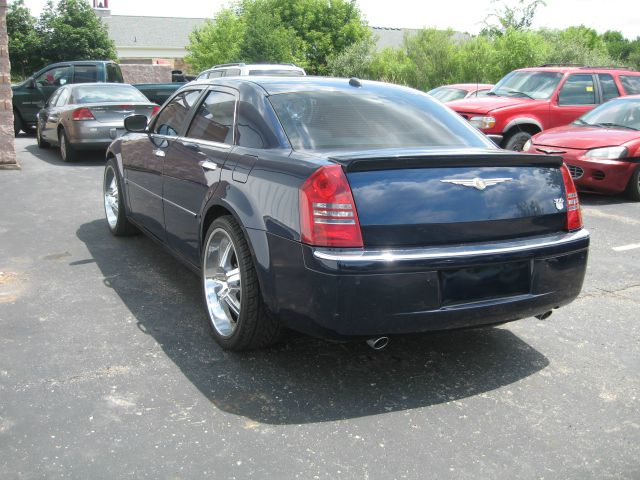 2005 Chrysler 300C Regular Cab