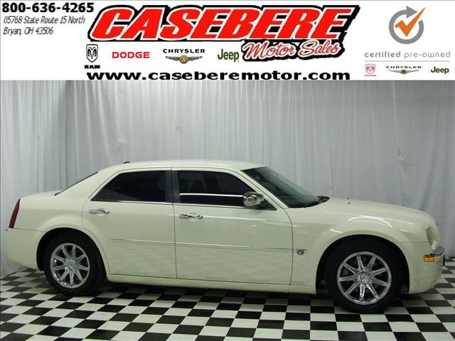 2005 Chrysler 300C Unknown