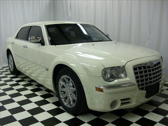 2005 Chrysler 300C Unknown