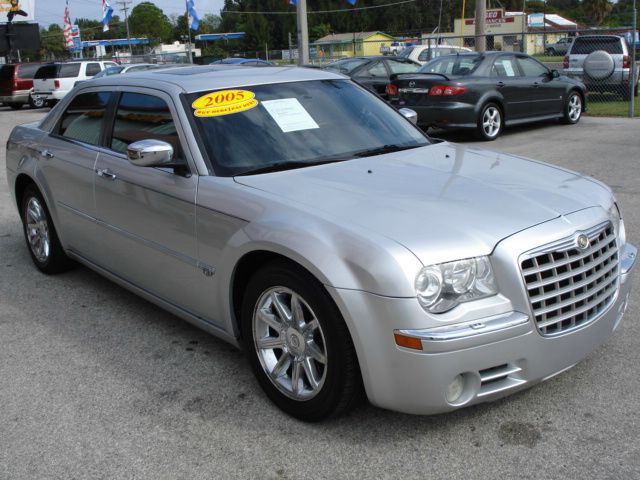 2005 Chrysler 300C Regular Cab