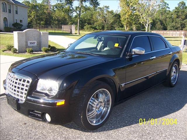 2005 Chrysler 300C Base