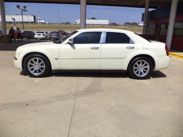 2005 Chrysler 300C Regular Cab