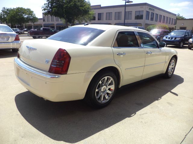 2005 Chrysler 300C Regular Cab