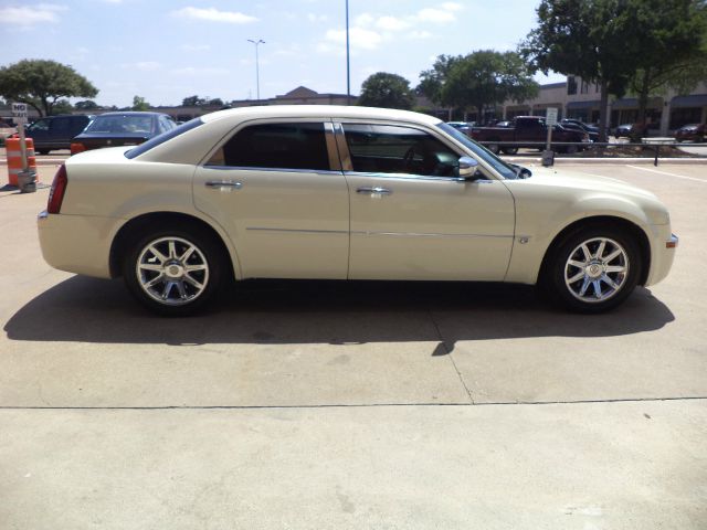 2005 Chrysler 300C Regular Cab