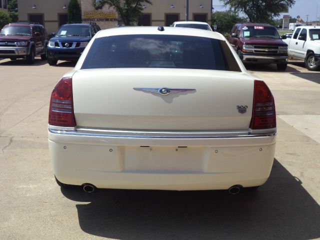 2005 Chrysler 300C Regular Cab