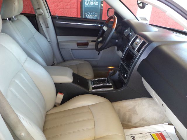 2005 Chrysler 300C Regular Cab