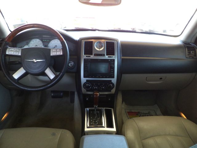 2005 Chrysler 300C Regular Cab