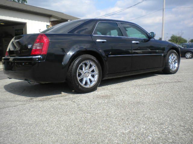 2005 Chrysler 300C Regular Cab