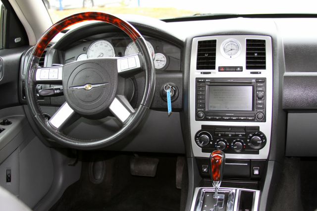 2005 Chrysler 300C Regular Cab